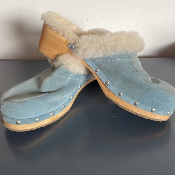 UGG Sherpa Clogs - Picture 8 of 8
